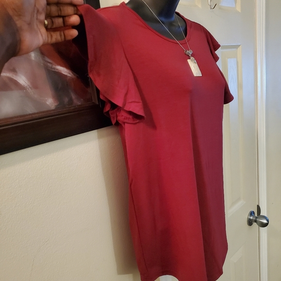 Ruffled Sleeve Curved Hemline Top - Picture 2 of 9